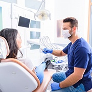 consultation:Woman sitting in the dental chair